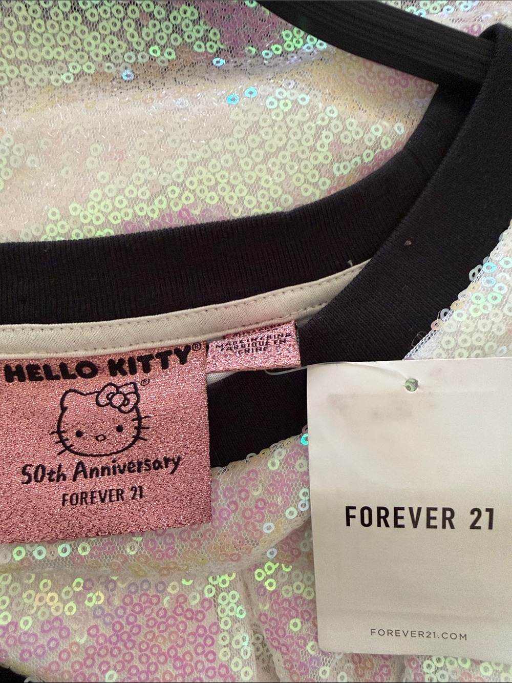 Hello Kitty White Sequin Short Sleeve Tee with Black Trim size Small but it long - Picture 11 of 11